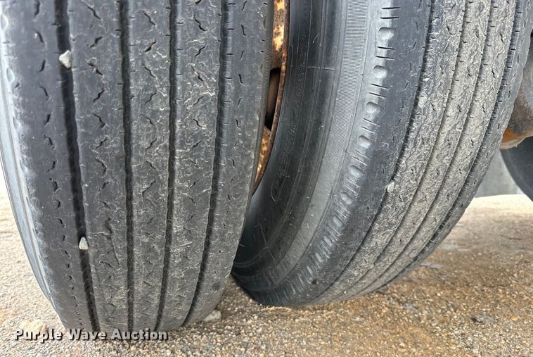 image for item DG4285 2001 Transcraft Eagle flatbed trailer