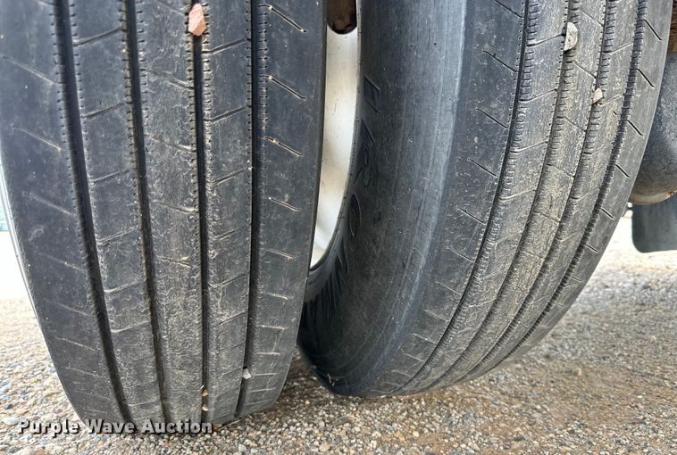 image for item DG4285 2001 Transcraft Eagle flatbed trailer