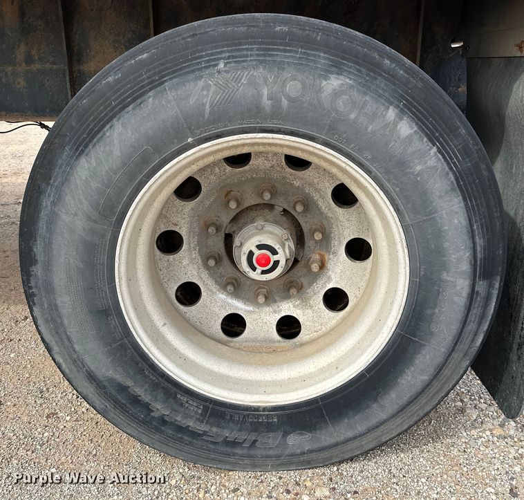 image for item DG4285 2001 Transcraft Eagle flatbed trailer