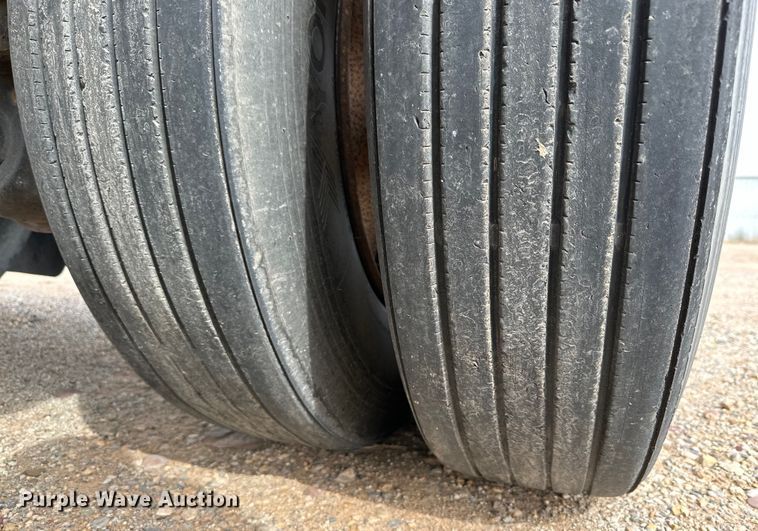 image for item DG4285 2001 Transcraft Eagle flatbed trailer