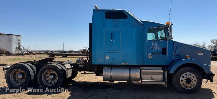 image for item DK6803 1998 Kenworth T800 semi truck