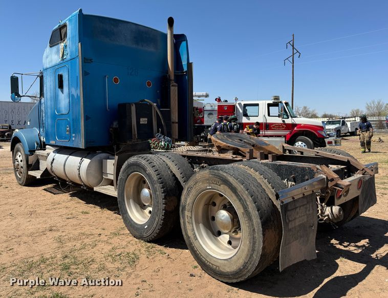 image for item DK6803 1998 Kenworth T800 semi truck