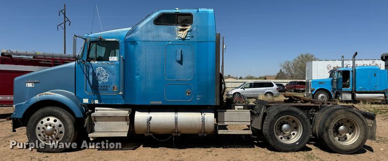 image for item DK6803 1998 Kenworth T800 semi truck