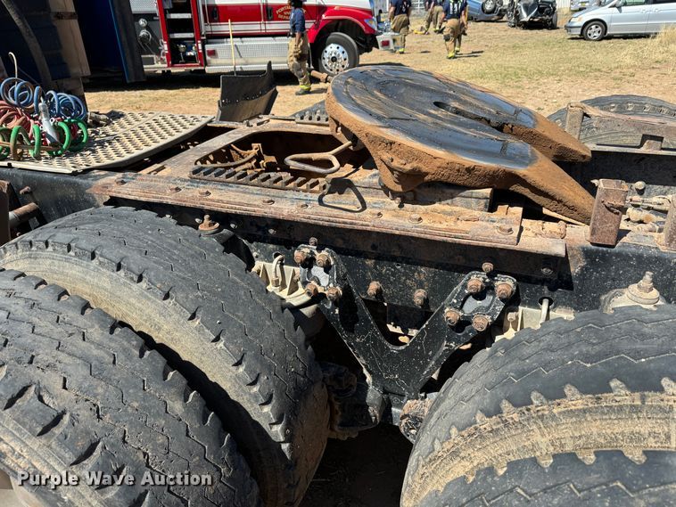 image for item DK6803 1998 Kenworth T800 semi truck