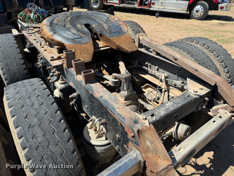 image for item DK6803 1998 Kenworth T800 semi truck