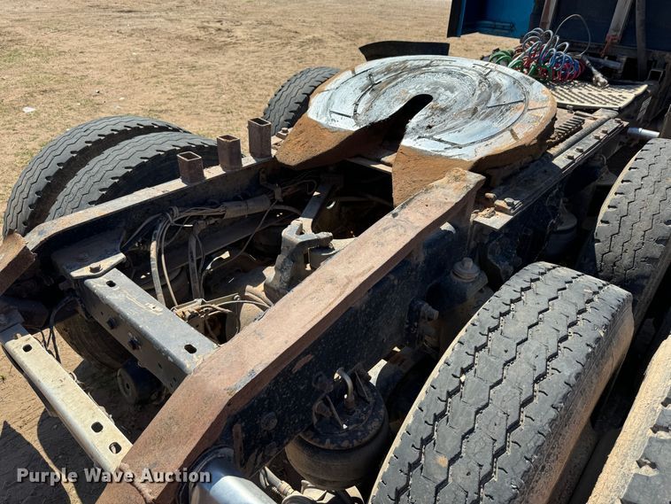 image for item DK6803 1998 Kenworth T800 semi truck