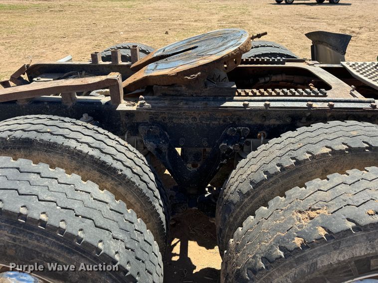 image for item DK6803 1998 Kenworth T800 semi truck