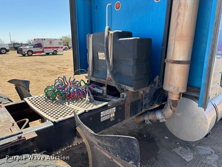 image for item DK6803 1998 Kenworth T800 semi truck