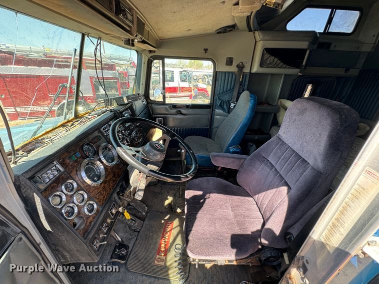image for item DK6803 1998 Kenworth T800 semi truck