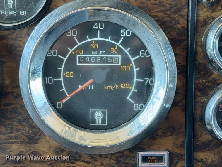 image for item DK6803 1998 Kenworth T800 semi truck