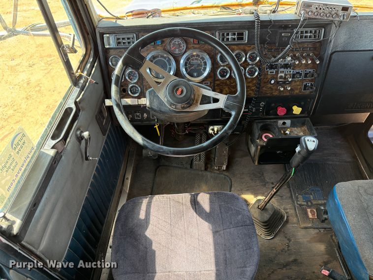 image for item DK6803 1998 Kenworth T800 semi truck