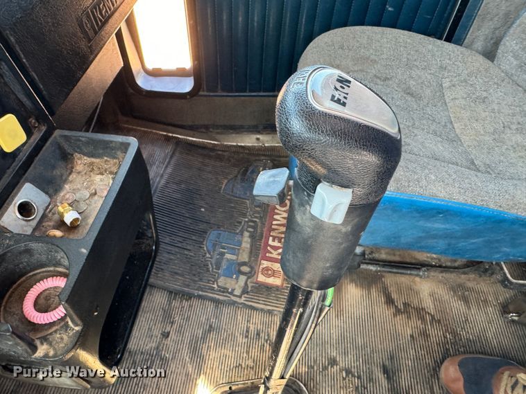 image for item DK6803 1998 Kenworth T800 semi truck