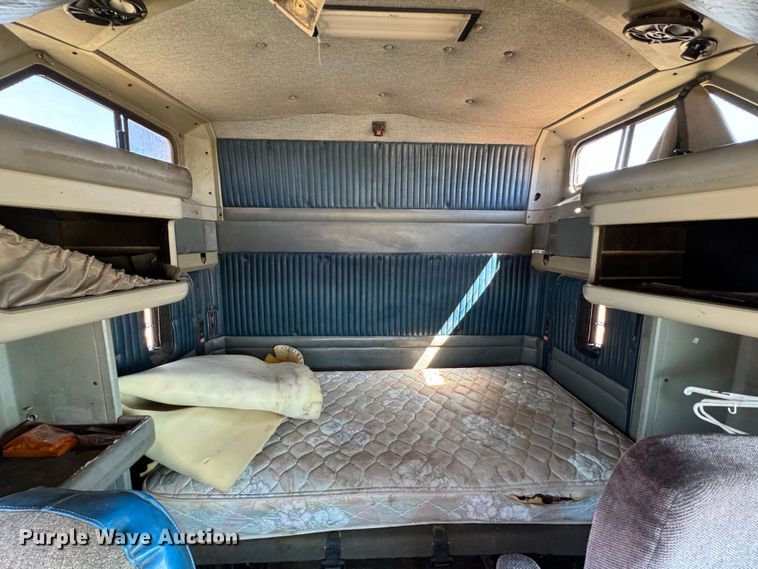 image for item DK6803 1998 Kenworth T800 semi truck