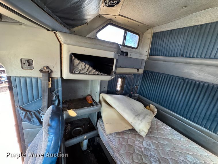 image for item DK6803 1998 Kenworth T800 semi truck