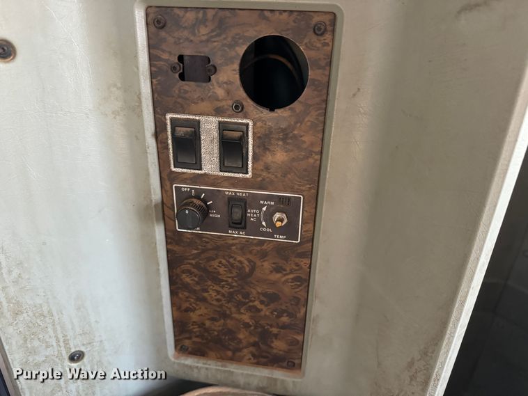 image for item DK6803 1998 Kenworth T800 semi truck