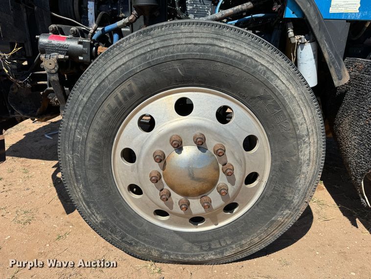 image for item DK6803 1998 Kenworth T800 semi truck