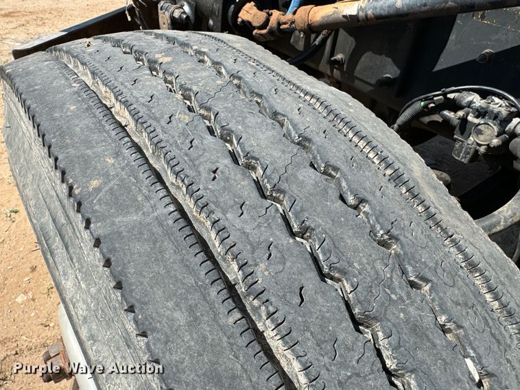 image for item DK6803 1998 Kenworth T800 semi truck