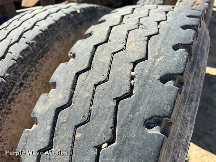 image for item DK6803 1998 Kenworth T800 semi truck