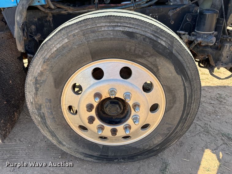 image for item DK6803 1998 Kenworth T800 semi truck