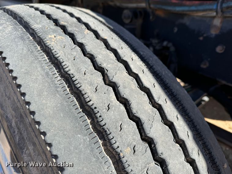 image for item DK6803 1998 Kenworth T800 semi truck