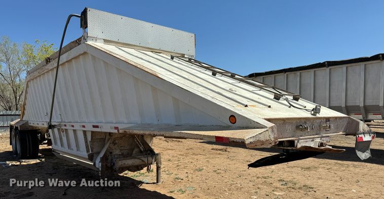 image for item DK6804 2006 CTS BDT-40 bottom dump trailer