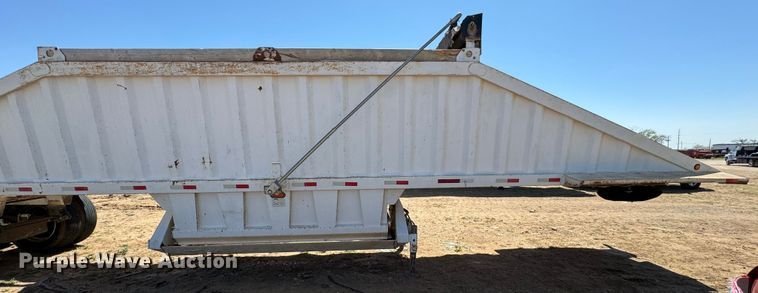 image for item DK6804 2006 CTS BDT-40 bottom dump trailer