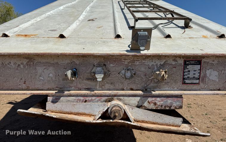 image for item DK6804 2006 CTS BDT-40 bottom dump trailer