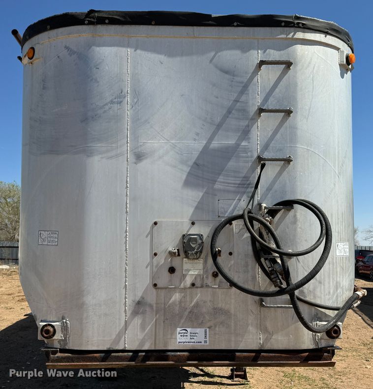 image for item DK6805 2000 Red River Manufacturing live bottom trailer