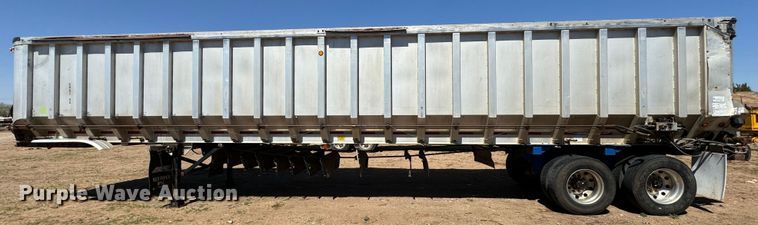image for item DK6805 2000 Red River Manufacturing live bottom trailer