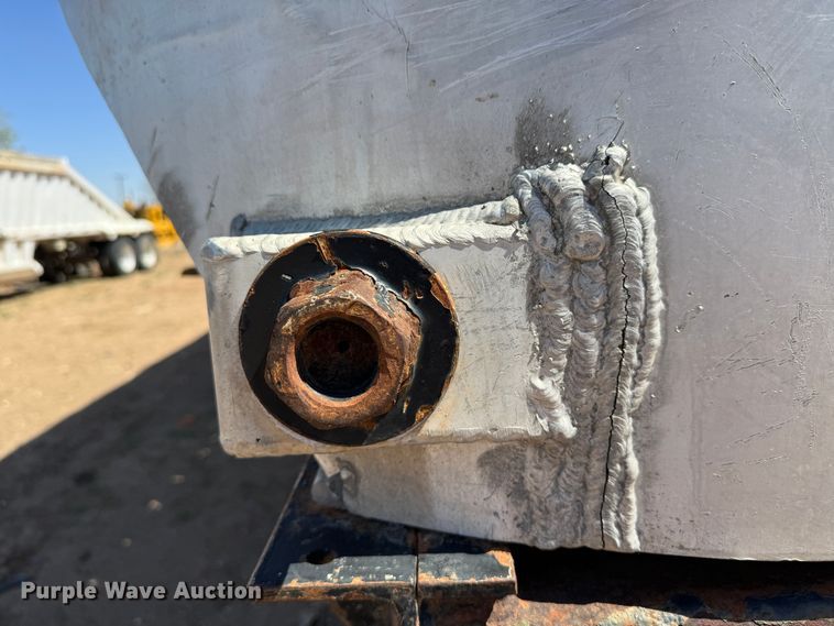 image for item DK6805 2000 Red River Manufacturing live bottom trailer