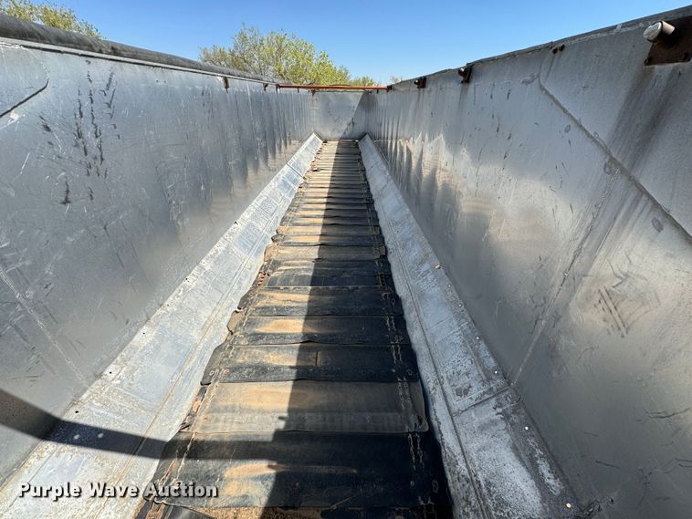 image for item DK6805 2000 Red River Manufacturing live bottom trailer