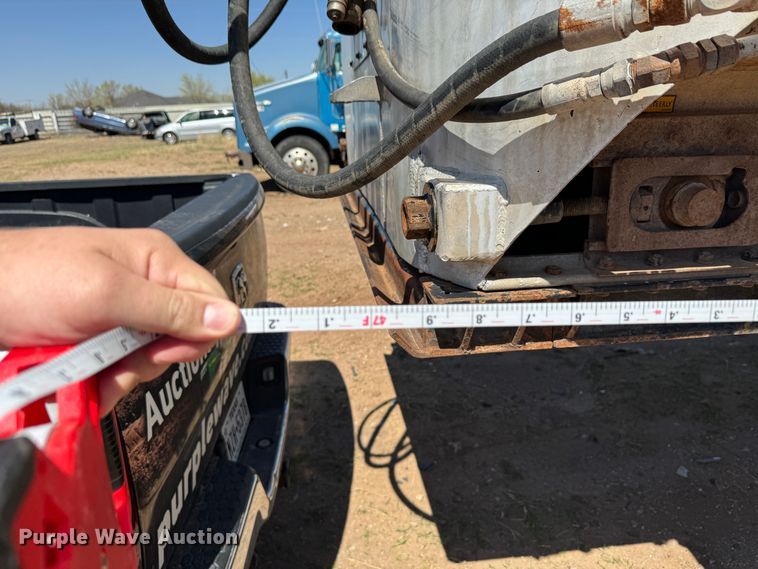 image for item DK6805 2000 Red River Manufacturing live bottom trailer