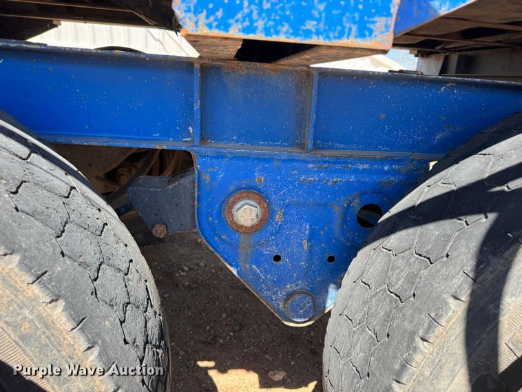 image for item DK6805 2000 Red River Manufacturing live bottom trailer