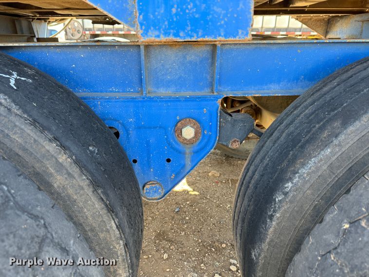 image for item DK6805 2000 Red River Manufacturing live bottom trailer