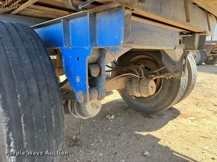 image for item DK6805 2000 Red River Manufacturing live bottom trailer