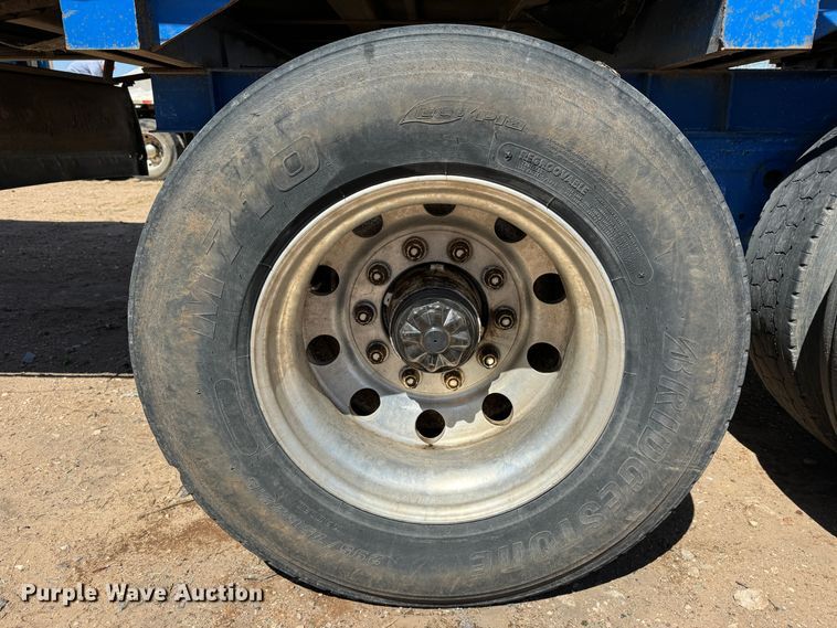 image for item DK6805 2000 Red River Manufacturing live bottom trailer