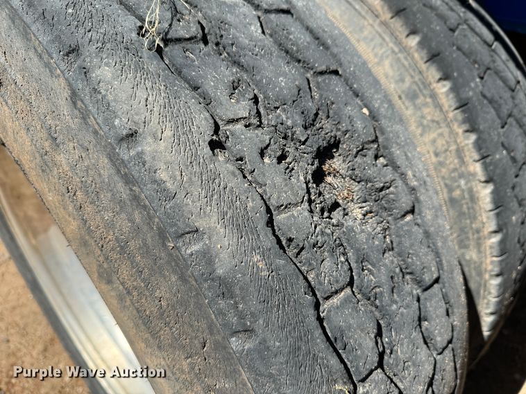 image for item DK6805 2000 Red River Manufacturing live bottom trailer