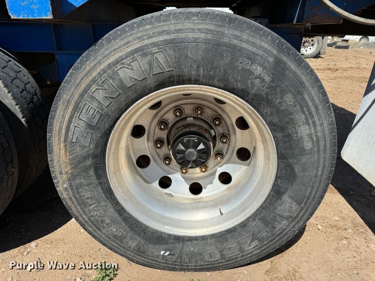 image for item DK6805 2000 Red River Manufacturing live bottom trailer