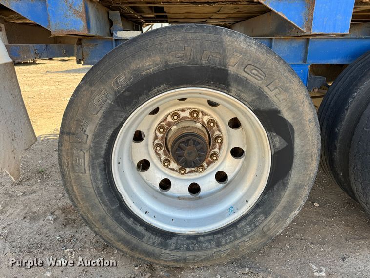 image for item DK6805 2000 Red River Manufacturing live bottom trailer