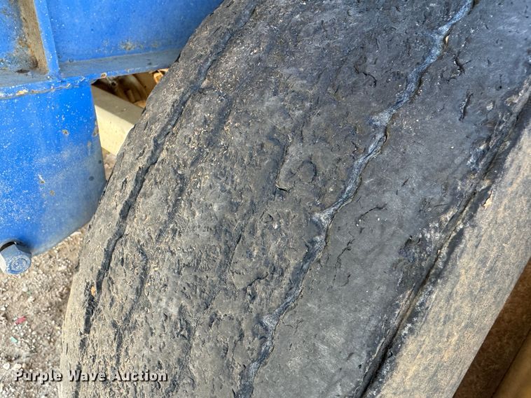 image for item DK6805 2000 Red River Manufacturing live bottom trailer