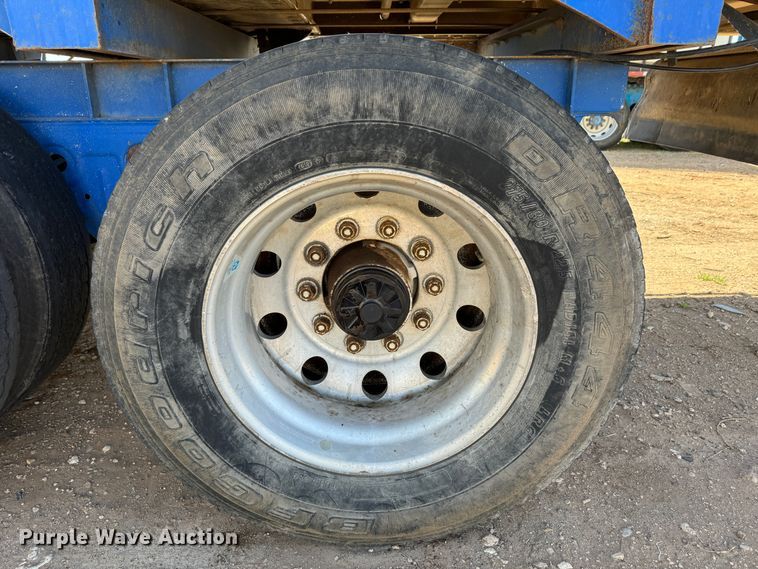 image for item DK6805 2000 Red River Manufacturing live bottom trailer