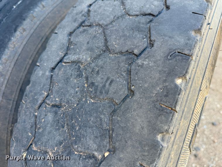 image for item DK6805 2000 Red River Manufacturing live bottom trailer