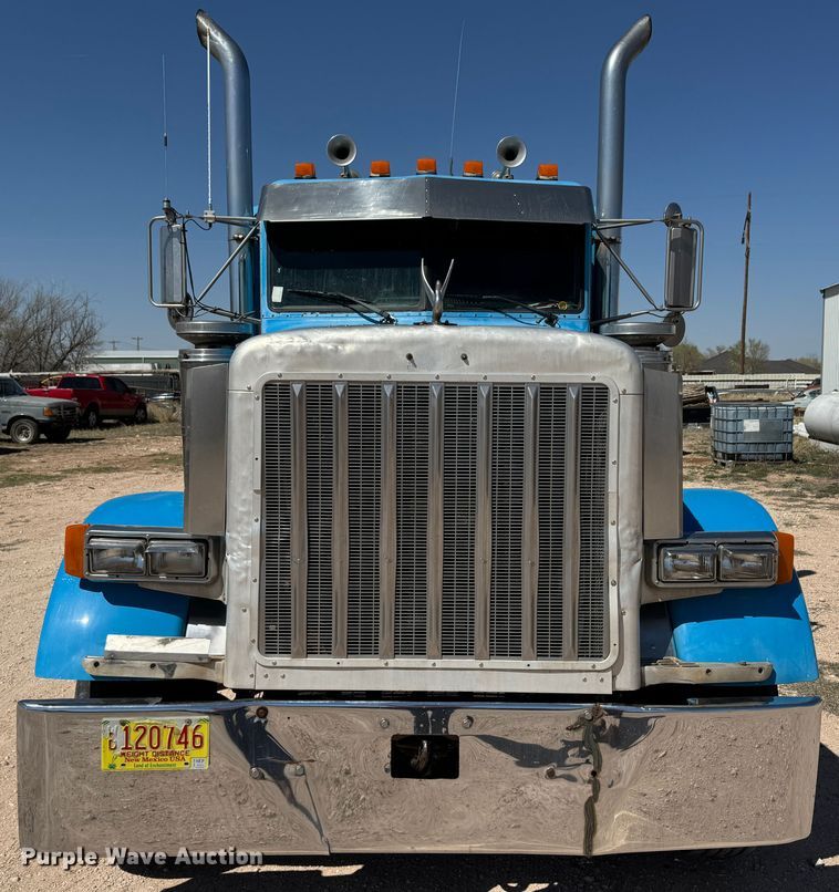 image for item DK6807 1993 Peterbilt 379 semi truck