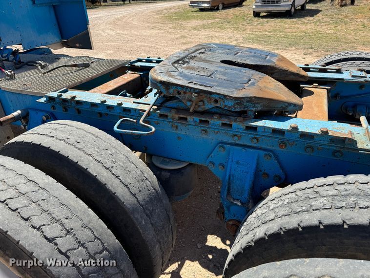 image for item DK6807 1993 Peterbilt 379 semi truck