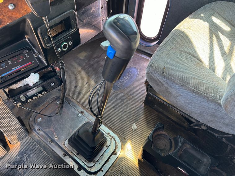 image for item DK6807 1993 Peterbilt 379 semi truck