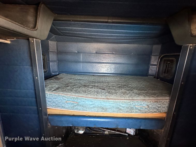 image for item DK6807 1993 Peterbilt 379 semi truck