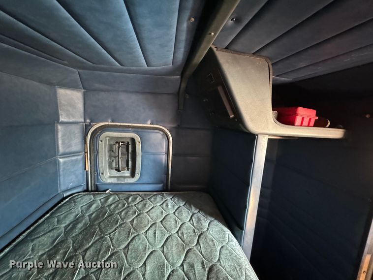 image for item DK6807 1993 Peterbilt 379 semi truck