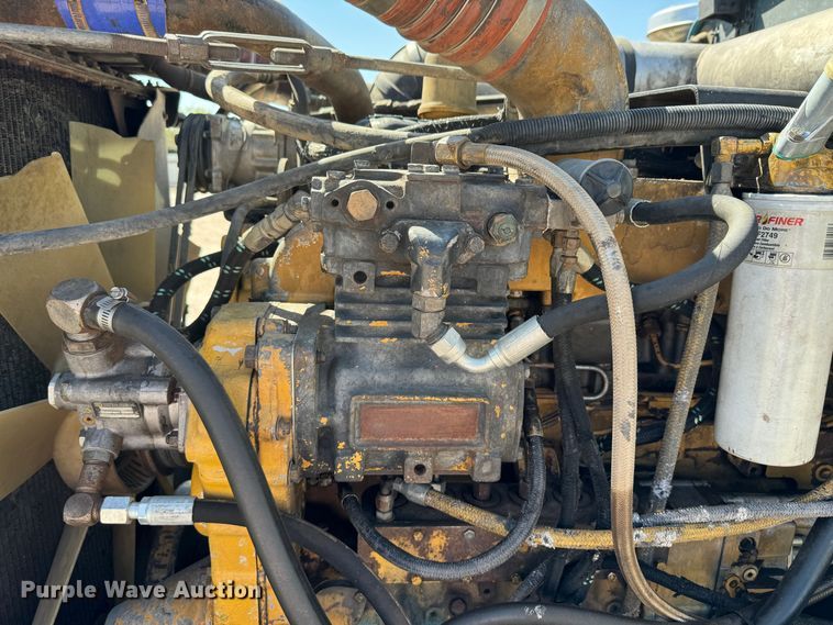 image for item DK6807 1993 Peterbilt 379 semi truck