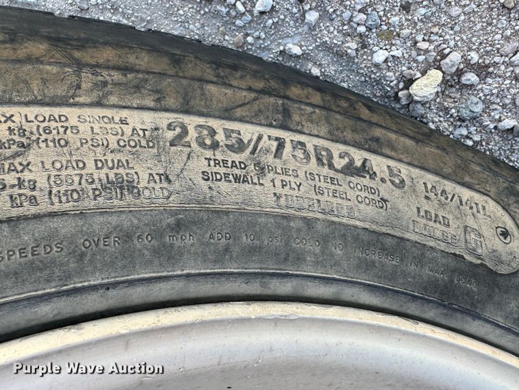 image for item DK6807 1993 Peterbilt 379 semi truck