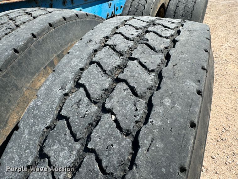 image for item DK6807 1993 Peterbilt 379 semi truck